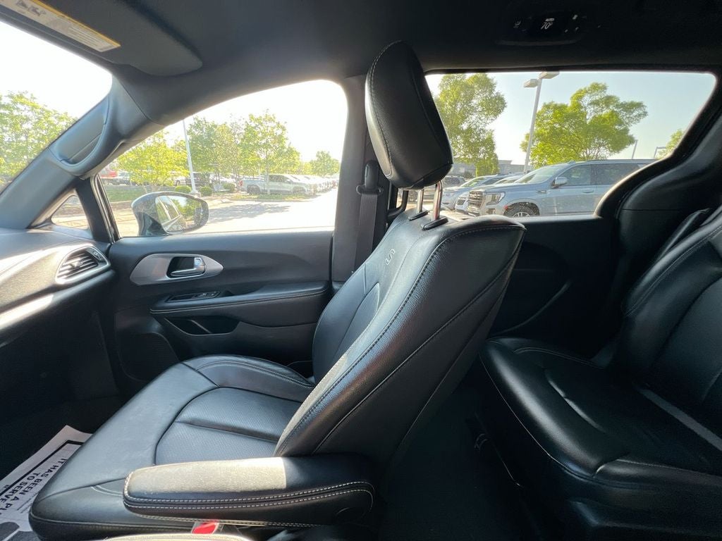 2022 Chrysler Pacifica Hybrid Touring L