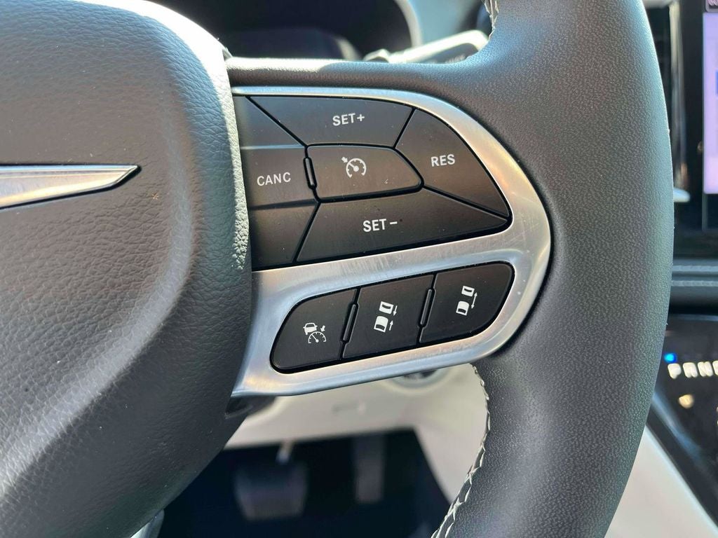 2022 Chrysler Pacifica Hybrid Touring L