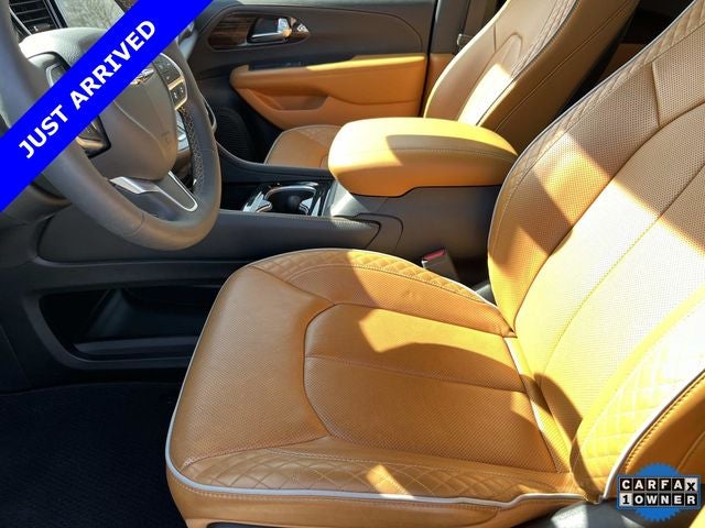 2023 Chrysler Pacifica Hybrid Pinnacle