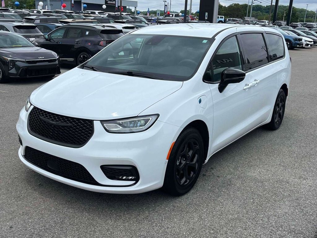 2024 Chrysler Pacifica Hybrid Select