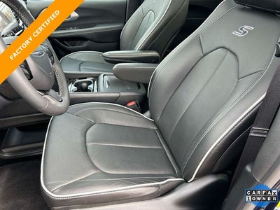 2025 Chrysler Pacifica Hybrid Select