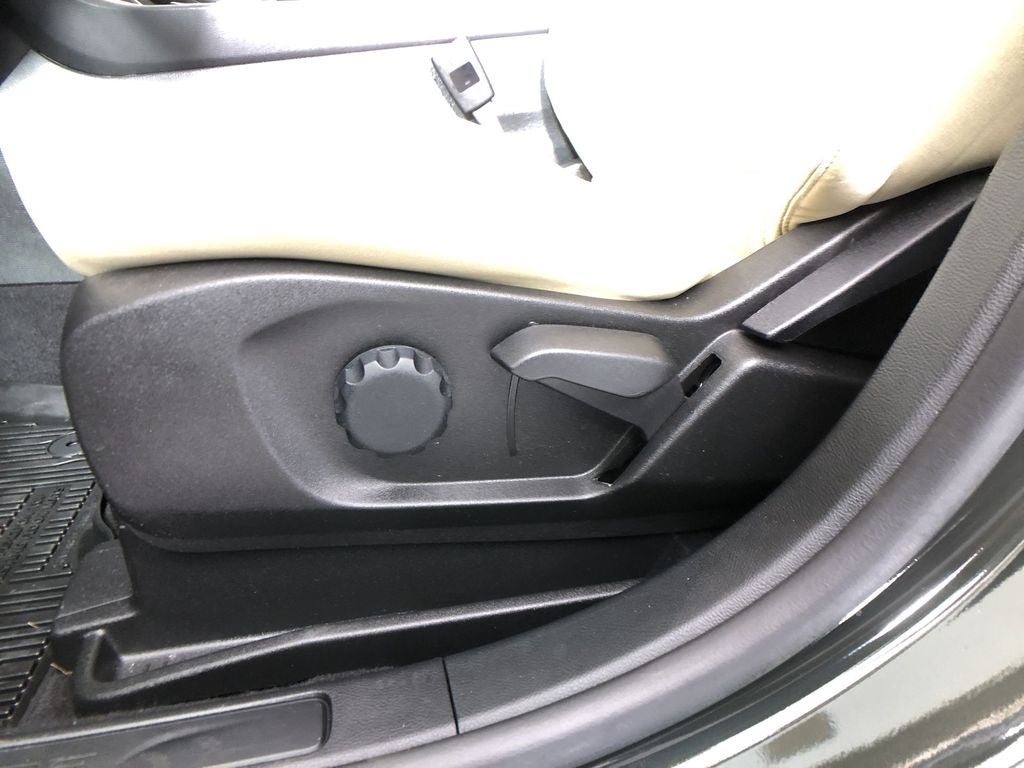 2023 Ford Edge SE