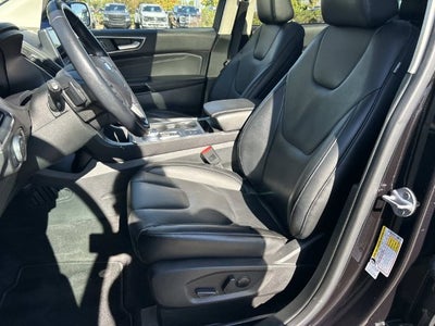 2022 Ford Edge Titanium