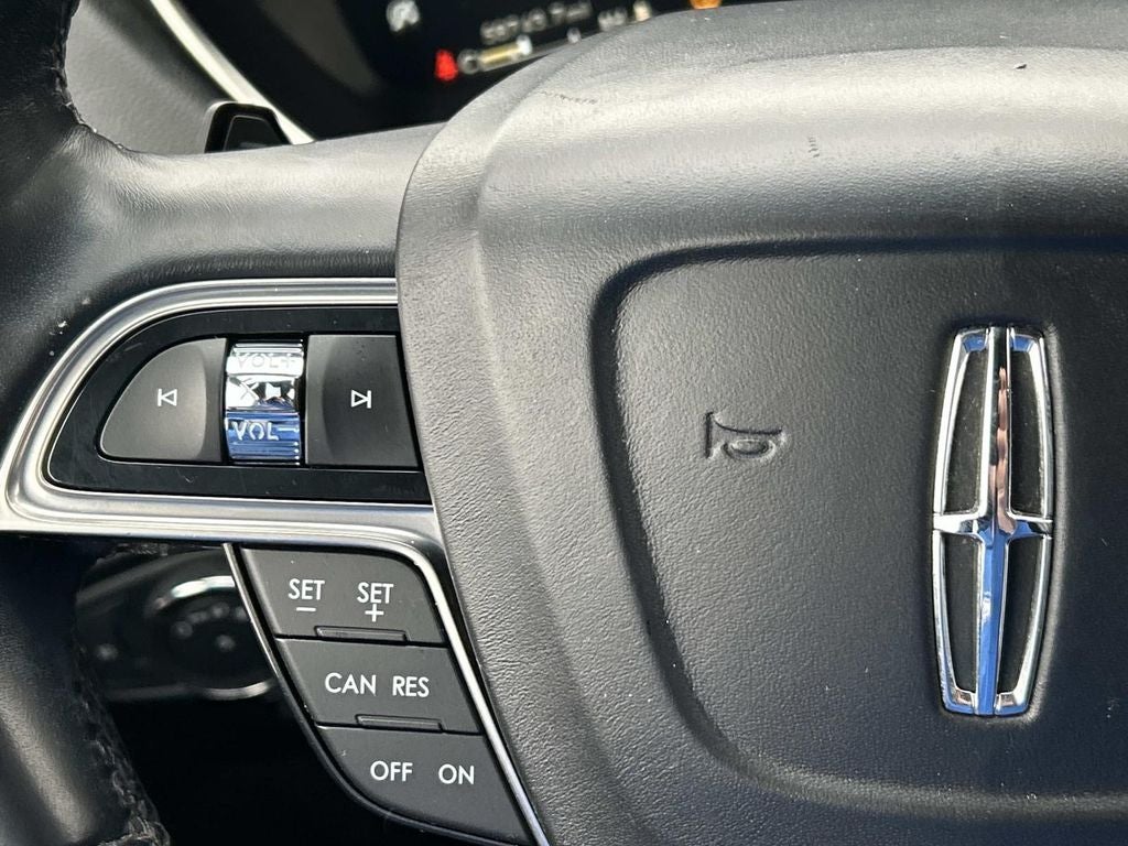 2019 Lincoln Nautilus Select