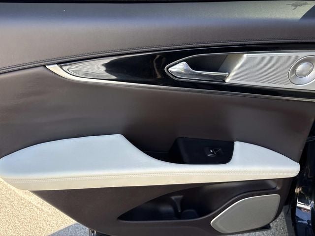 2022 Lincoln Nautilus Black Label