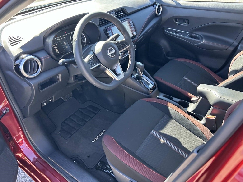 2025 Nissan Versa 1.6 SR