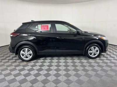 2025 Nissan Kicks Play S