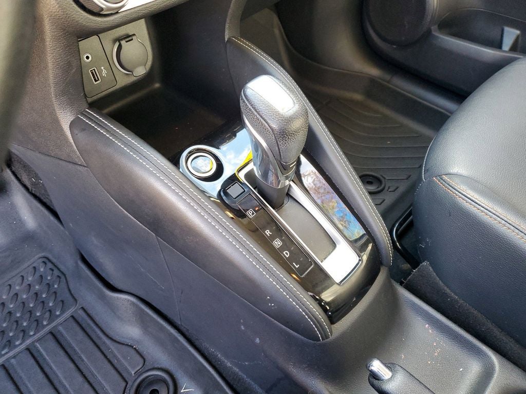 2019 Nissan Kicks SR