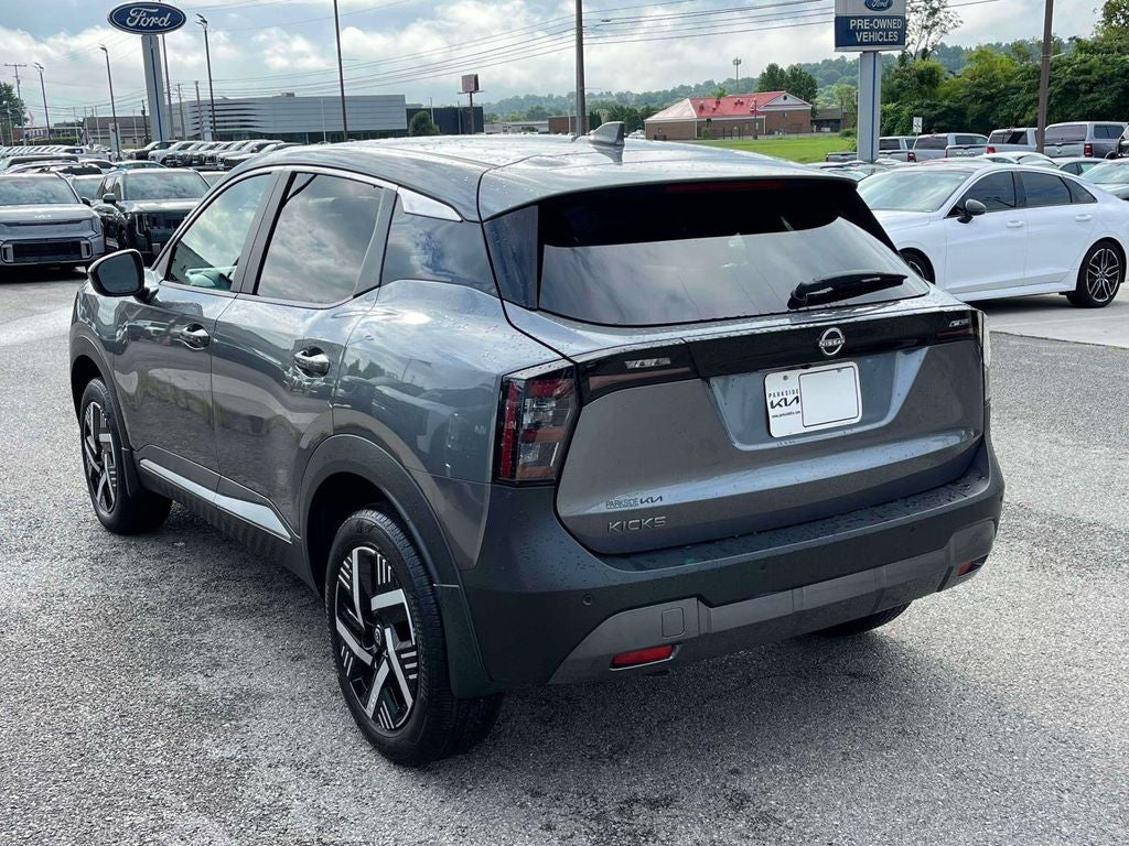 2025 Nissan Kicks SV