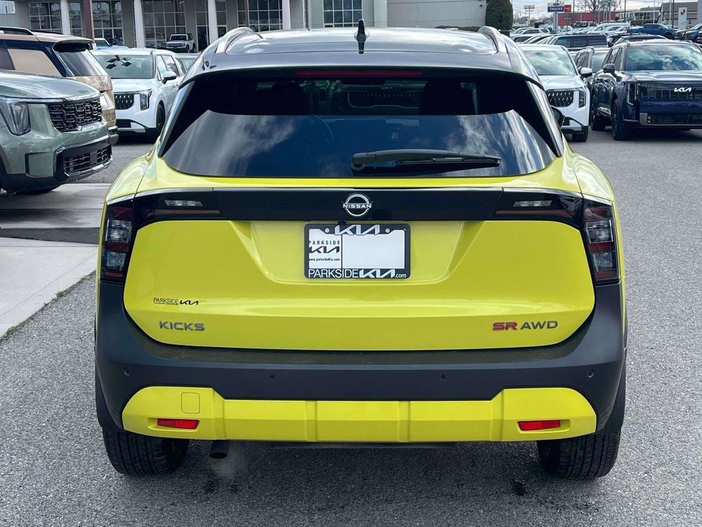 2025 Nissan Kicks SR