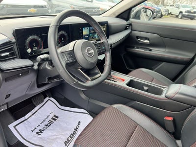 2025 Nissan Kicks SR