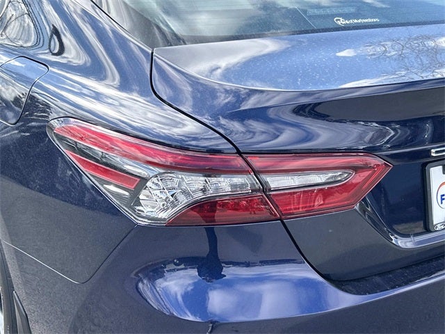 2022 Toyota Camry Hybrid XLE