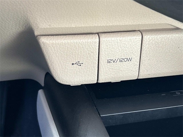 2022 Toyota Camry Hybrid XLE