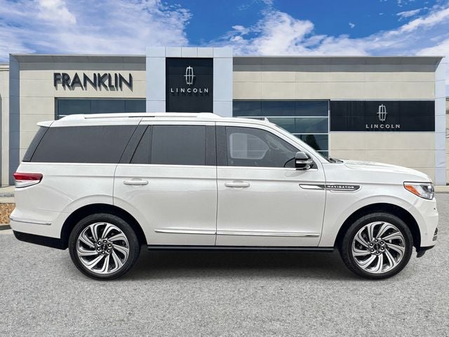 2023 Lincoln Navigator Reserve