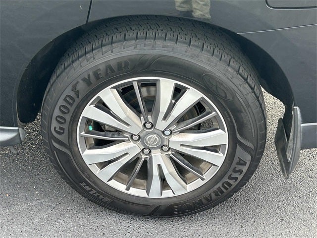 2020 Nissan Pathfinder SV