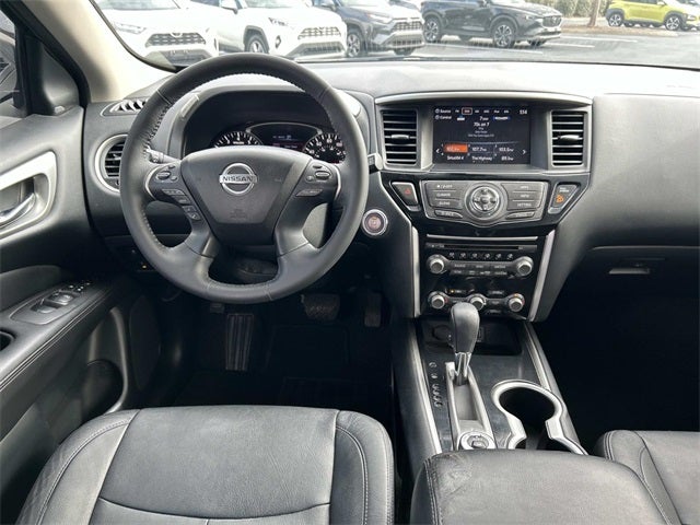 2020 Nissan Pathfinder SV