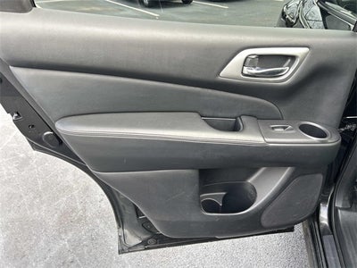 2020 Nissan Pathfinder SV