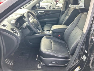 2020 Nissan Pathfinder SV