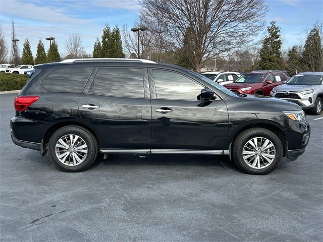 2020 Nissan Pathfinder SV