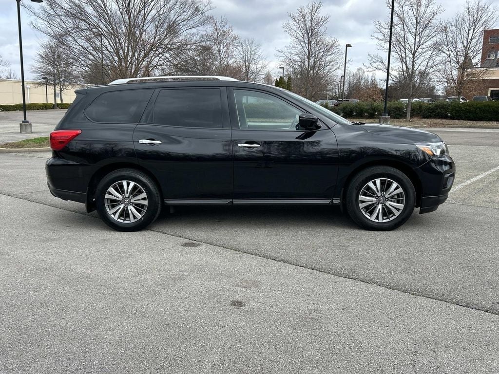 2017 Nissan Pathfinder SL