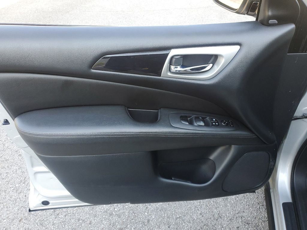 2019 Nissan Pathfinder SV