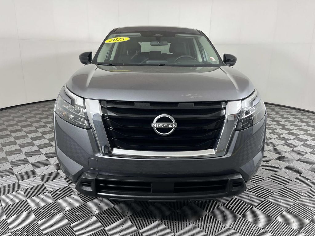 2025 Nissan Pathfinder S