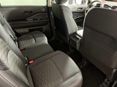 2025 Nissan Pathfinder S