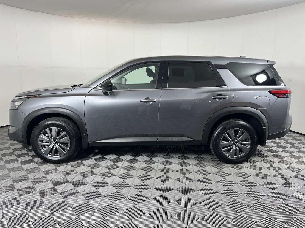 2025 Nissan Pathfinder S
