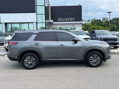 2025 Nissan Pathfinder S