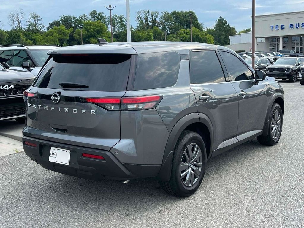 2025 Nissan Pathfinder S