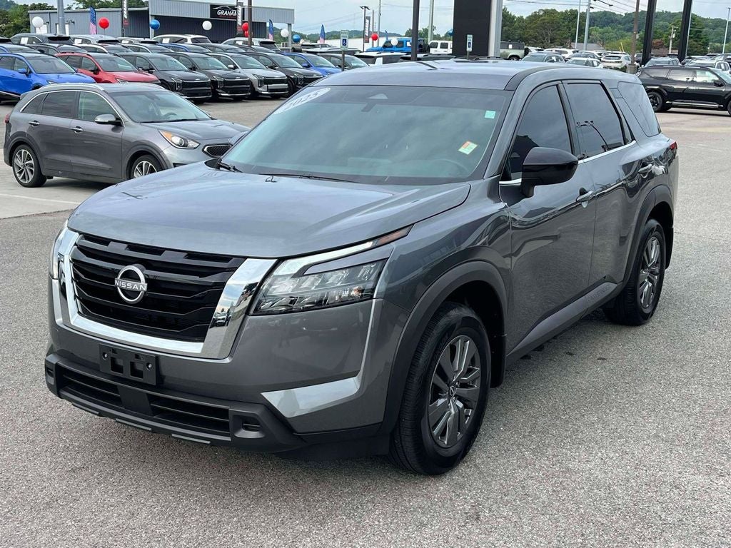2025 Nissan Pathfinder S
