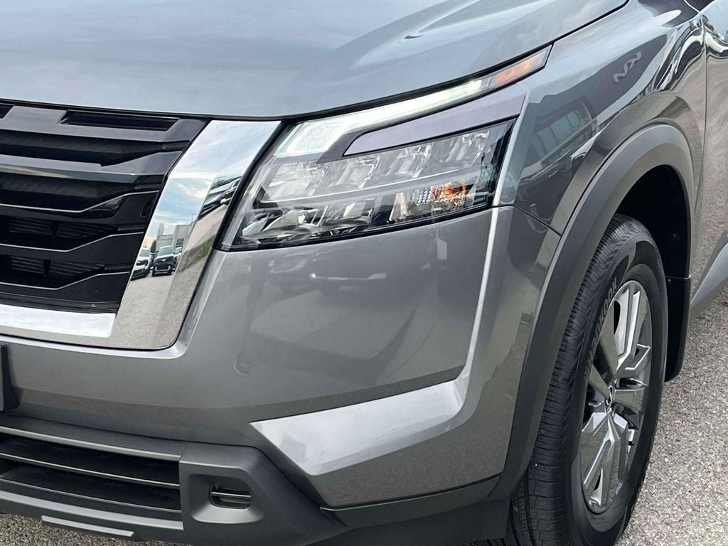 2025 Nissan Pathfinder S