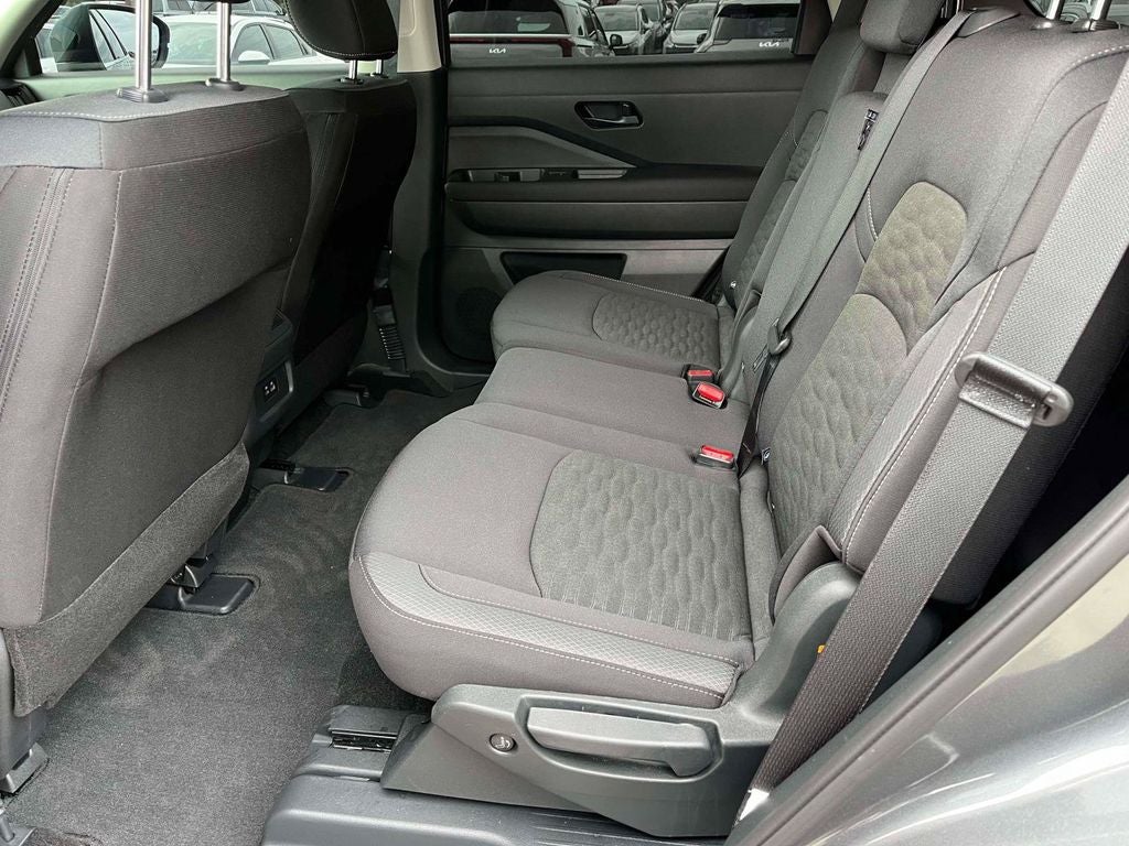 2025 Nissan Pathfinder S