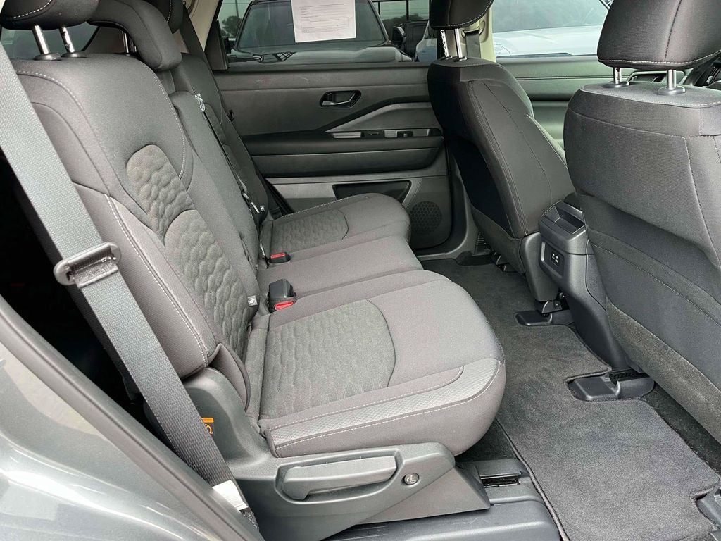 2025 Nissan Pathfinder S