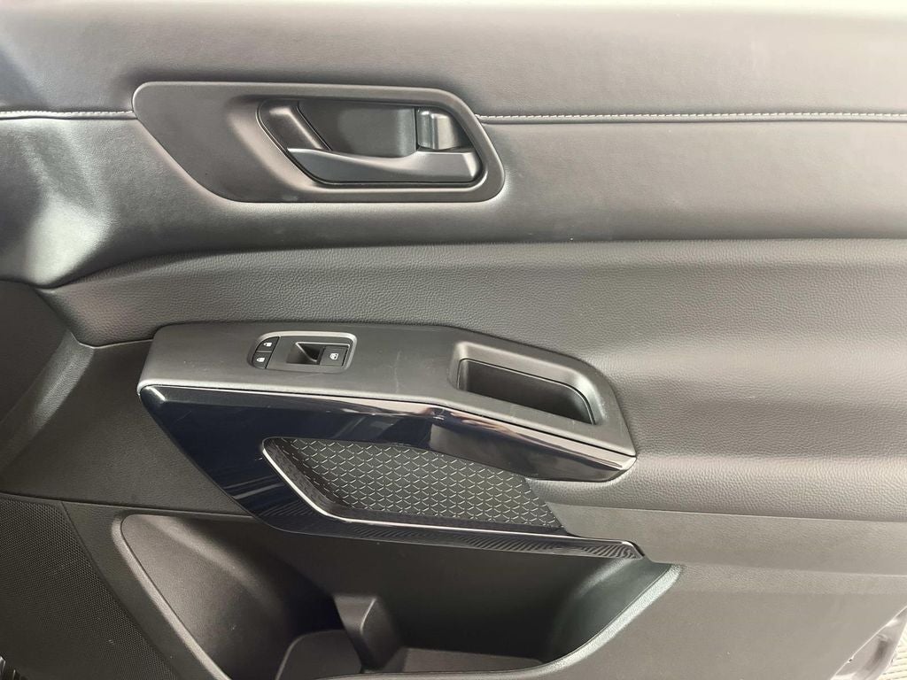 2025 Nissan Pathfinder S