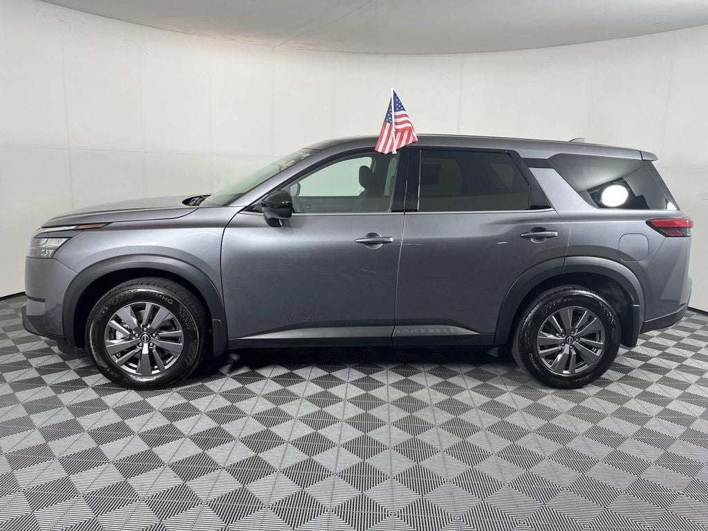 2025 Nissan Pathfinder S