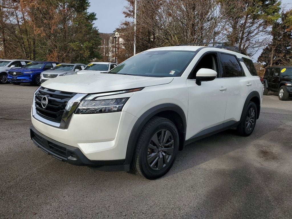 2022 Nissan Pathfinder SV