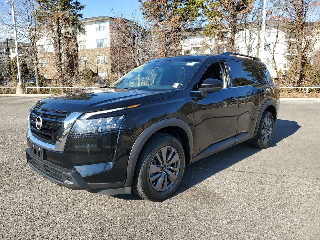 2024 Nissan Pathfinder SV
