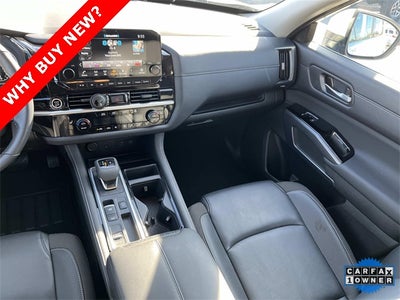 2024 Nissan Pathfinder SL