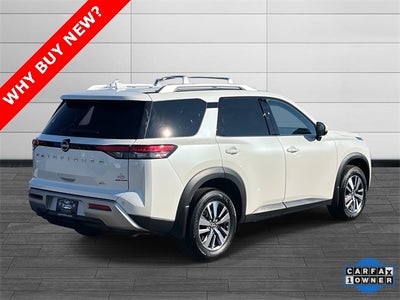2024 Nissan Pathfinder SL