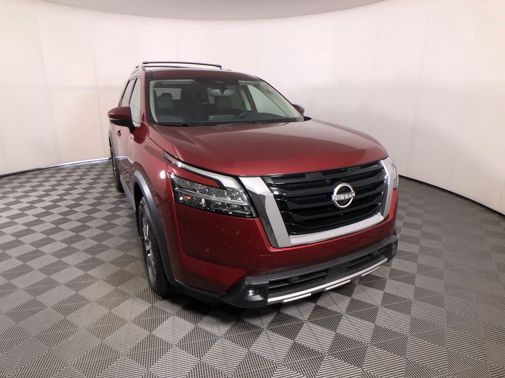 2022 Nissan Pathfinder SL