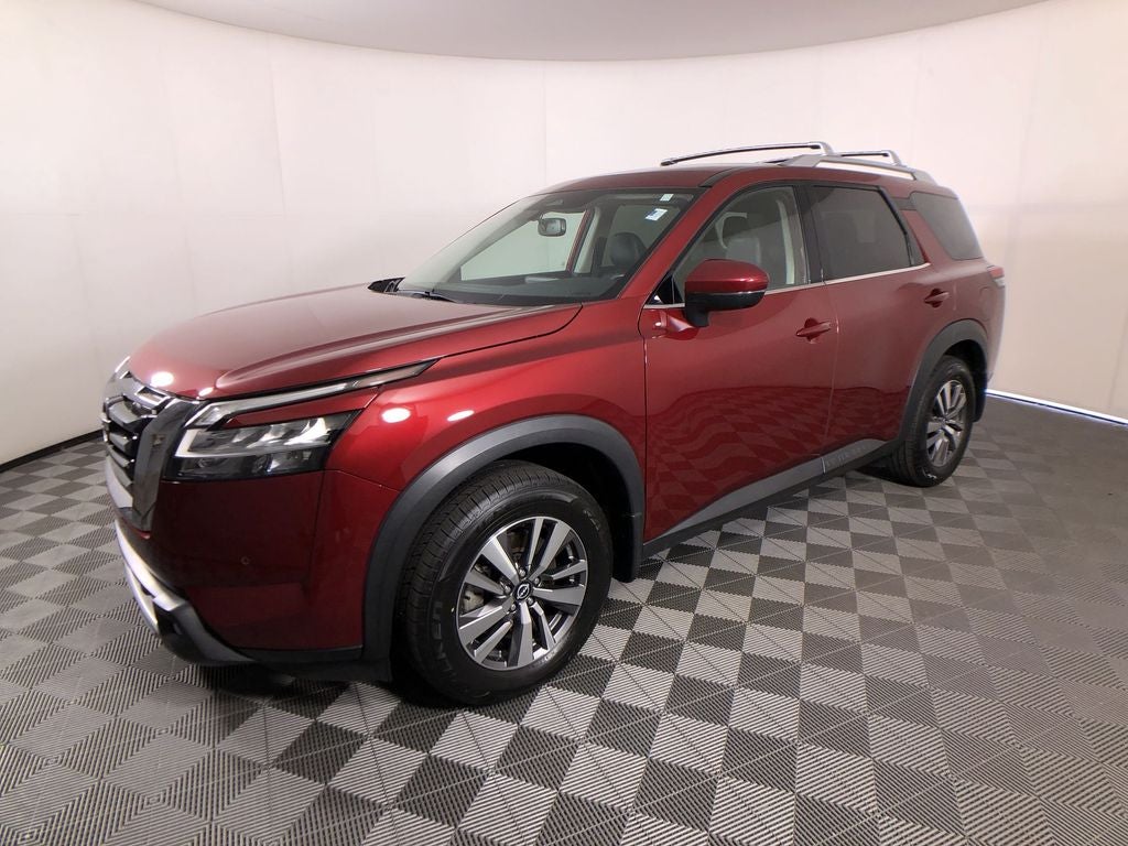 2022 Nissan Pathfinder SL