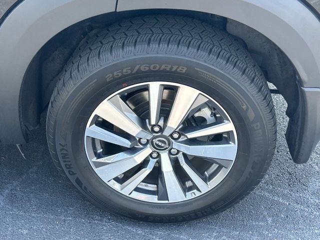 2024 Nissan Pathfinder SL