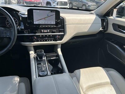 2024 Nissan Pathfinder SL