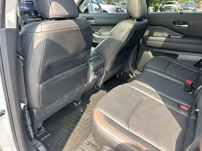 2024 Nissan Pathfinder Platinum