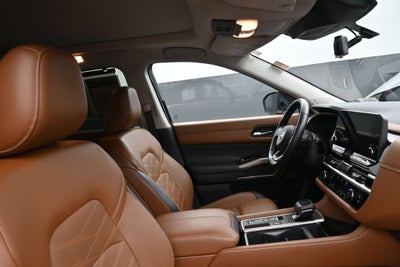 2025 Nissan Pathfinder Platinum