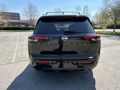2023 Nissan Pathfinder Platinum