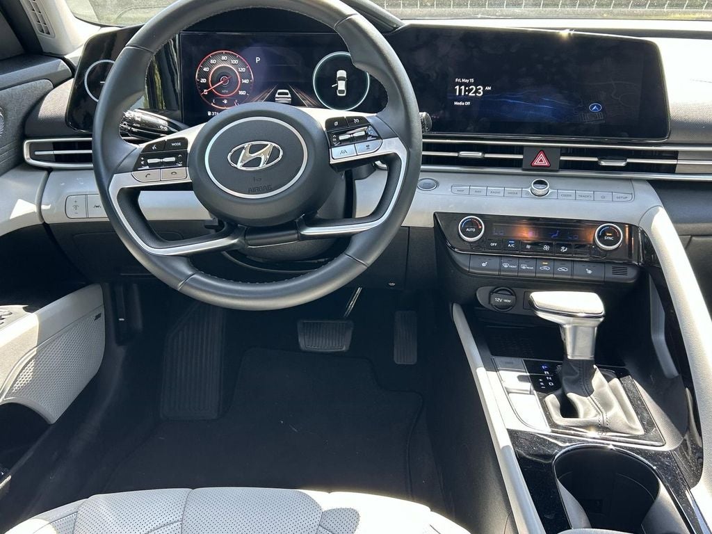 2022 Hyundai Elantra Limited