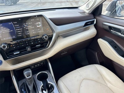 2020 Toyota Highlander Hybrid Platinum