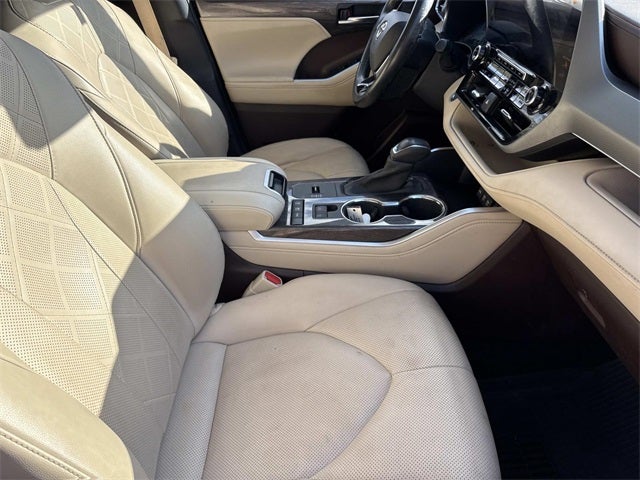 2020 Toyota Highlander Hybrid Platinum